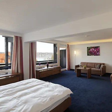 Schloss Berg Hotel Berg am Starnberger See