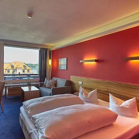 Hotel Schloss Berg 3*