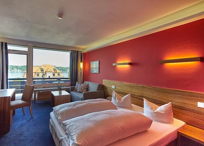 Hotel Schloss Berg 3*