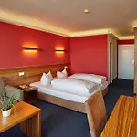 Hotel Schloss Berg 3*
