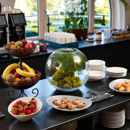 Hotel Schloss Berg 3*