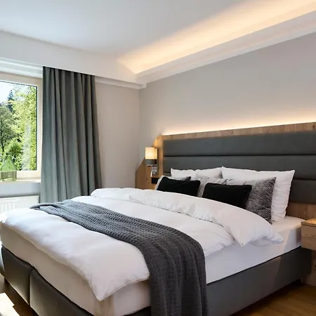 Schloss Berg Hotel Berg am Starnberger See