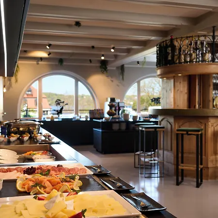 Schloss Berg Hotel 3*