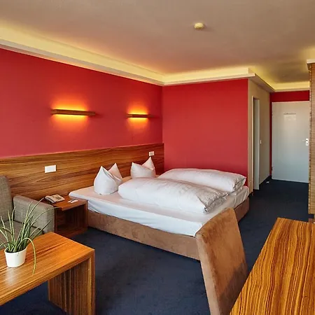 Hotel Schloss Berg 3*